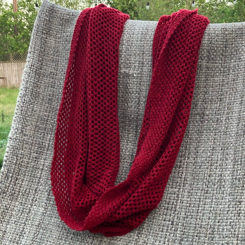 Elegant Red Acrylic Infinity Scarf - Picture 3 of 3
